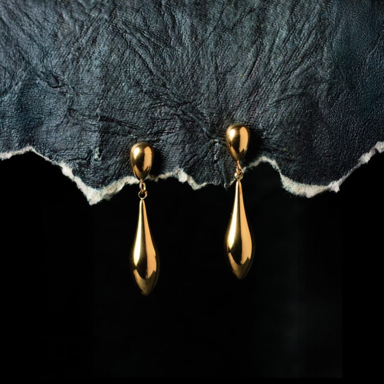 Golden Teardrop Earing